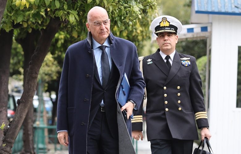 Δένδιας μετά τη συνεδρίαση του ΚΥΣΕΑ: Περνάμε σε νέα εποχή με «Ασπίδα του Αχιλλέα», υποδομές για μαχητικά F-35, αναβάθμιση των φρεγατών ΜΕΚΟ και των μαχητικών F-16 Block 50 σε Viper