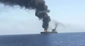 Φρουροί της Επανάστασης: Επίθεση σε οποιοδήποτε πλοίο επιχειρήσει να περάσει τα Στενά του Ορμούζ