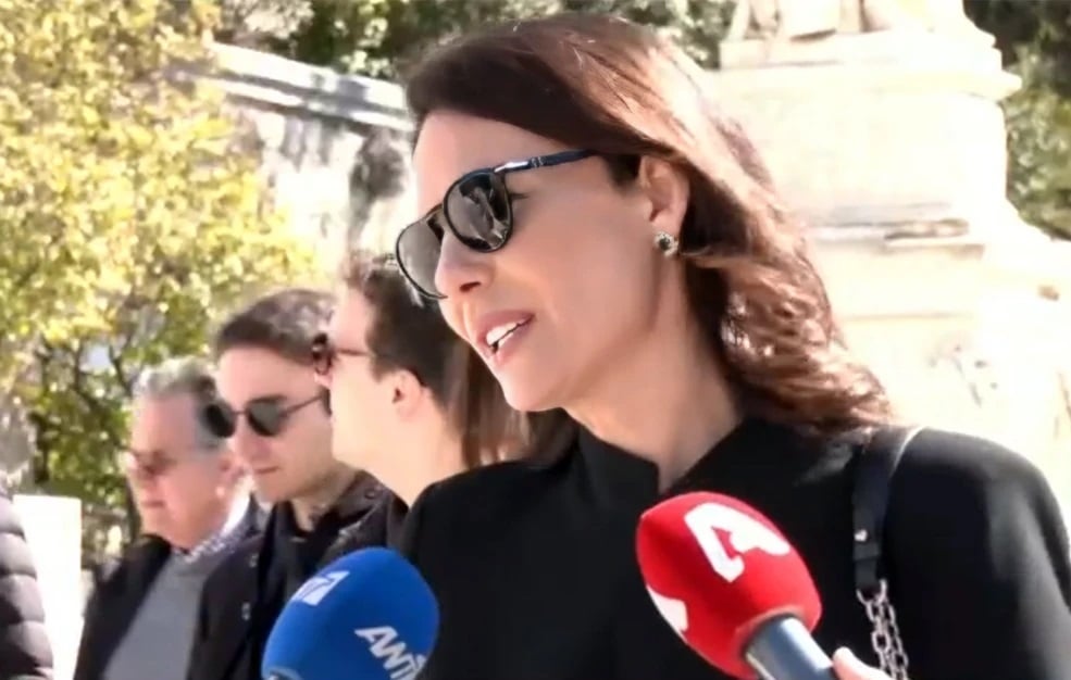 Εύη Βατίδου στο μνημόσυνο του Αλέξη Κούγια: «Εγώ περίμενα να έχει περισσότερο κόσμο – Όσο περνάει ο καιρός σκέφτομαι περισσότερο τις καλές του στιγμές»