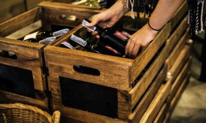 Δημητριακά, γαλακτοκομικά και κρασί ηγήθηκαν το 2025 του καλαθιού εξαγωγών ΕΕ