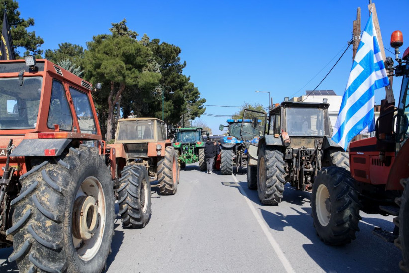 Ολιγόλεπτη συνάντηση με αγρότες στη Λάρισα είχε ο Μητσοτάκης πριν το προσυνέδριο της ΝΔ