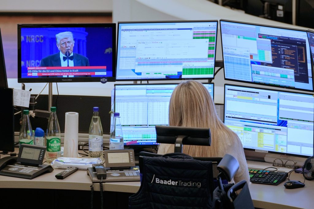 Από το σοκ στην απάθεια: τι δημιουργεί στον ψυχισμό μας η συνεχής έκθεση σε τραγικές ειδήσεις - ertnews.gr