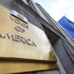 ΗΠΑ: Δικαστής «φρενάρει» εκ νέου τις απολύσεις στη Voice of America – Επιστρέφουν πάνω από 1.000 εργαζόμενοι - ertnews.gr