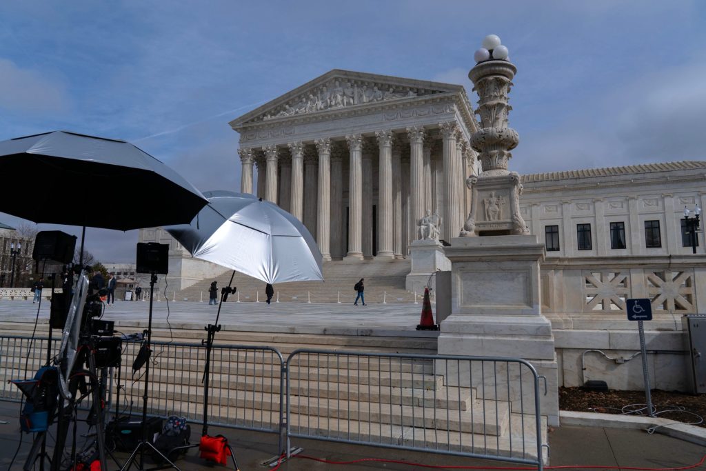 Δασμοί Τραμπ: Το παζλ μετά την απόφαση του Ανώτατου Δικαστηρίου - Τι θέλει να αποφύγει η ΕΕ - ertnews.gr