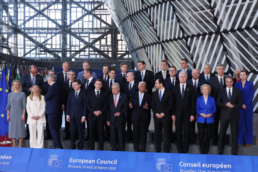 Οι ηγέτες σε μέγγενη μεταξύ ακριβής ενέργειας και ακριβού άνθρακα – Η Κομισιόν προτείνει φθηνότερη ενέργεια χωρίς ξήλωμα του συστήματος ETS