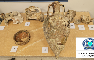 Σύλληψη 50χρονου στην Κηφισιά για αρχαία