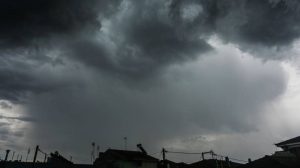 Αυξημένες νεφώσεις, σποραδικές καταιγίδες και πτώση της θερμοκρασίας