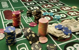 Μεγάλη αστυνομική επιχείρηση σε Αττική, Θεσσαλονίκη, Πάτρα και Αγρίνιο για κύκλωμα παράνομης διεξαγωγής τυχερών παιγνίων