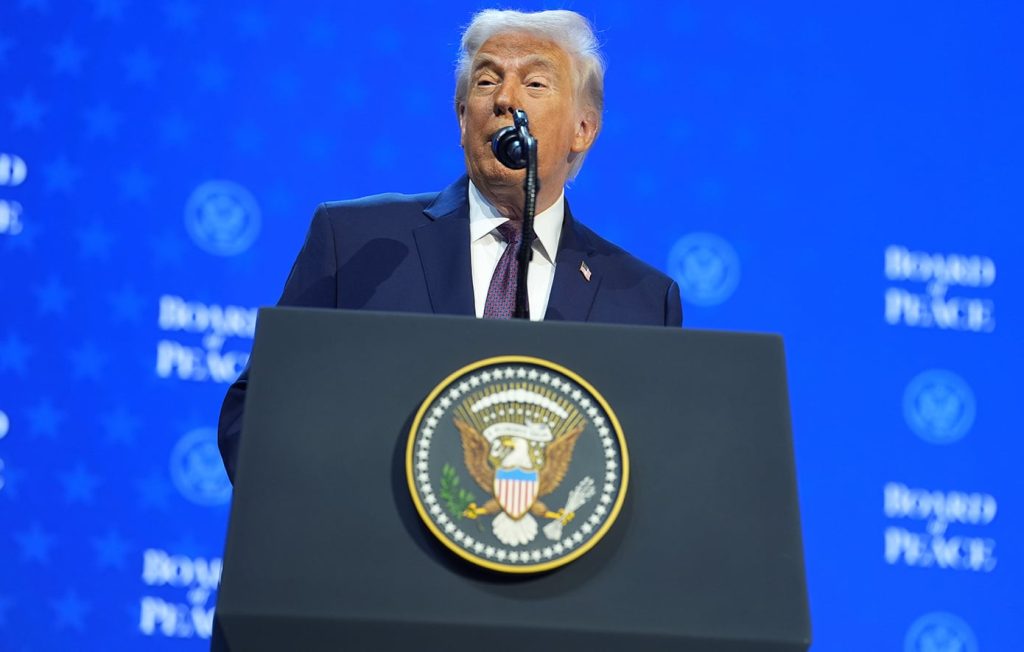 «Ο πόλεμος στο Ιράν έχει λίγο-πολύ ολοκληρωθεί» φέρεται να δήλωσε ο Τραμπ και έπεσαν οι τιμές του πετρελαίου