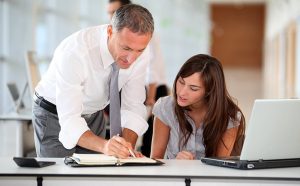 ΓΣΕΕ: Πώς πληρώνεται η αργία της 25ης Μαρτίου στον ιδιωτικό τομέα