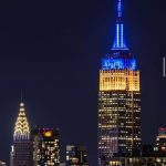 Νέα Υόρκη: Με τα χρώματα της γαλανόλευκης φωταγωγήθηκαν 16 ορόσημα της πόλης