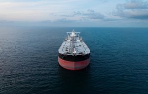 Εγκλωβισμένα 150 ελληνόκτητα τάνκερ στα Στενά του Ορμούζ λόγω της πολεμικής ανάφλεξης