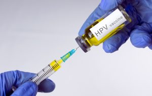 Eμβόλιο και HPV test τα ισχυρά όπλα κατά του καρκίνου για γυναίκες και άνδρες
