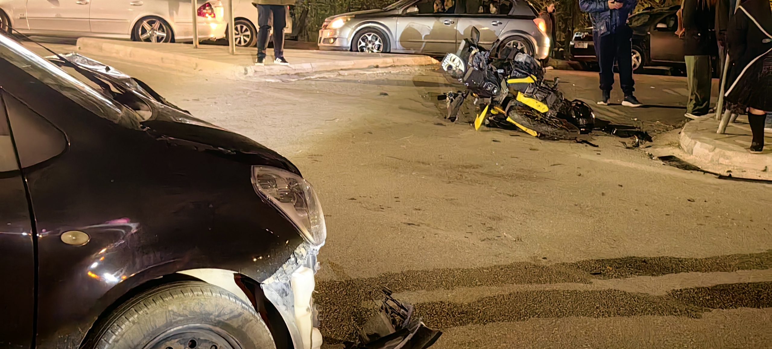 Σφοδρή σύγκρουση μοτοσικλέτας με ΙΧ στην Πάτρα - ertnews.gr