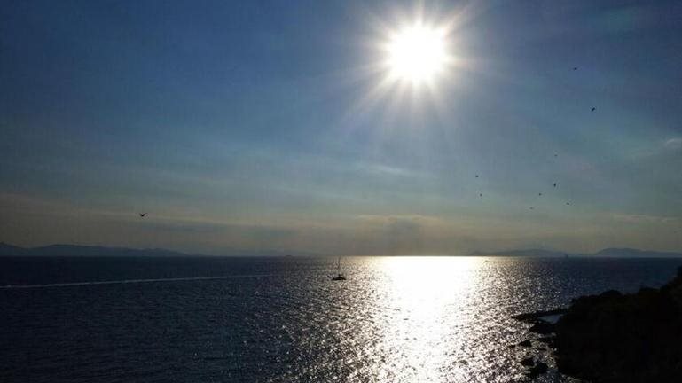 Αίθριος καιρός επί το πλείστον με πρόσκαιρες νεφώσεις και αμετάβλητη θερμοκρασία