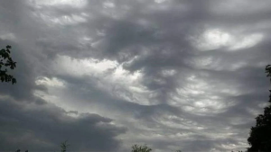 Νεφώσεις και τοπικές βροχές αλλά με σταθερή θερμοκρασία