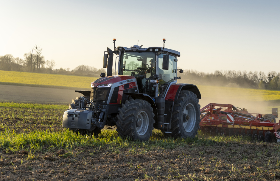 Αποδοτικότερη χρήση καυσίμων και με τη βούλα για τα νέα τρακτέρ MF 8S Xtra