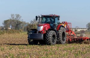 Απτόητα με ισχύ που φτάνει έως και 340 hp τα τρακτέρ McCormick X8 VT-Drive