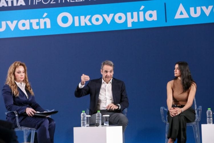 Μητσοτάκης: «Δεν θα μπορούσαμε να κάνουμε τις επενδύσεις στην άμυνα μας και να προβάλλουμε αυτήν την ισχυρή αποτρεπτική εικόνα της πατρίδας μας, αν τα δημόσια οικονομικά δεν πήγαιναν καλά»