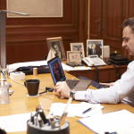 Tηλεδιάσκεψη Μητσοτάκη με πρεσβείες σε Ιράν-Μέση Ανατολή