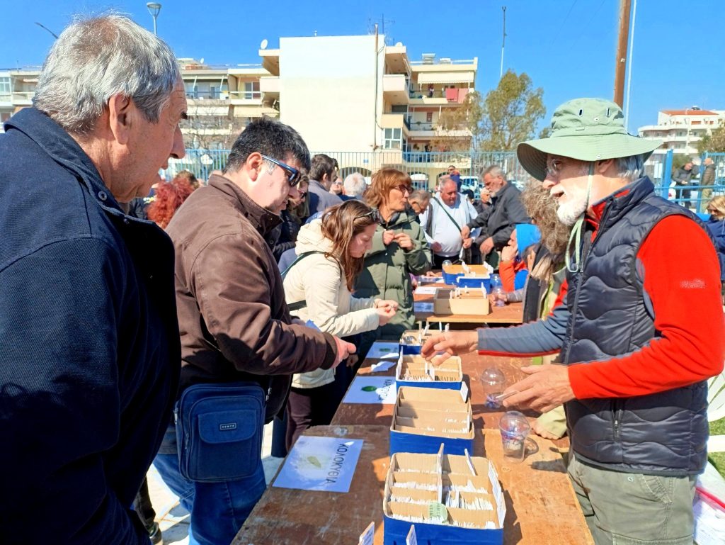 Κομοτηνή: Οι “Σπορίτες Ροδόπης” μοίρασαν και φέτος χιλιάδες σπόρους παραδοσιακών ποικιλιών κηπευτικών
