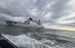 Η Ολλανδία στέλνει μια φρεγάτα στη Μεσόγειο