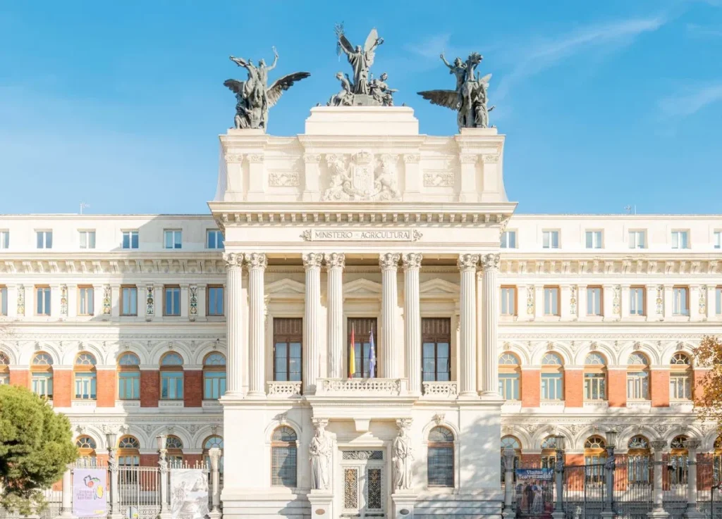 Η ελληνική Πρεσβεία στην Μαδρίτη ενημερώνει