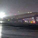 Αεροσκάφος της Air Canada Express συγκρούστηκε με όχημα στο έδαφος αμέσως μετά την προσγείωση του στη Νέα Υόρκη