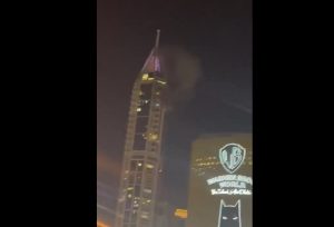 Ζημιές προκάλεσε σε ουρανοξύστη του Ντουμπάι drone του Ιράν