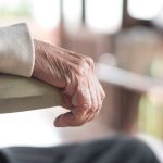 Υπό κράτηση παραμένει η 77χρονη μετά το θάνατο του 82χρονου συζύγου της στα Κουφάλια Θεσσαλονίκης