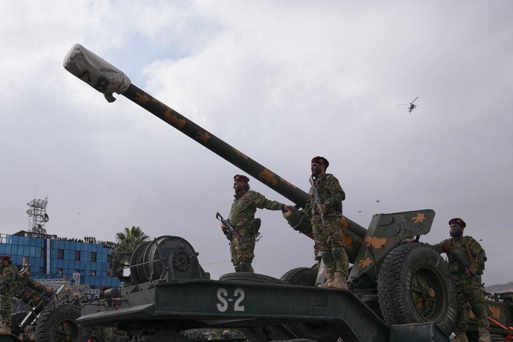 Η Συρία έστειλε στρατεύματα και τεθωρακισμένα για να ενισχύσουν τα σύνορα με τον Λίβανο εν μέσω κλιμάκωσης