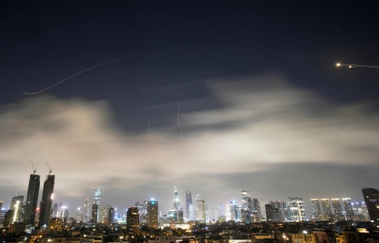 Θραύσμα ιρανικού πυραύλου έπληξε κτίριο της προξενικής κατοικίας των ΗΠΑ στο Ισραήλ