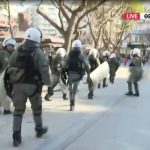 Ένταση και μολότοφ στην πορεία για τα Τέμπη στην Θεσσαλονίκη