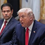 Ο Ντόναλντ Τραμπ αρνείται πως σύρθηκε από το Ισραήλ στον πόλεμο με το Ιράν