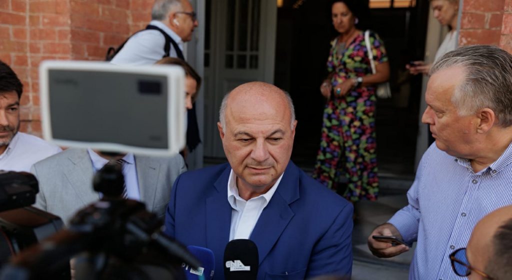 Πολύωρες συσκέψεις υπό τον Τσιάρα στη Λέσβο - «Μάχη να σώσουμε Λέσβο και Ελλάδα» λέει ο Υπουργός (Βίντεο) • Έλληνας Αγρότης