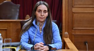 Η δικαιοσύνη αποφάσισε την επιστροφή της Τυχεροπούλου στην προηγούμενη θέση της • Έλληνας Αγρότης