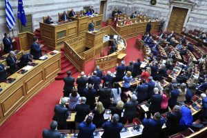 Βουλή: Μάχη μέχρι την τελευταία ψήφο για την επιστολική των Απόδημων Ελλήνων