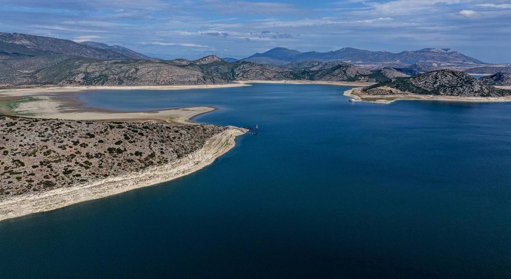 Παίρνουν το νερό από την Υλίκη και το πάνε Μαραθώνα - «Στα σχοινιά» οι αγρότες και ραντεβού με Παπασταύρου • Έλληνας Αγρότης