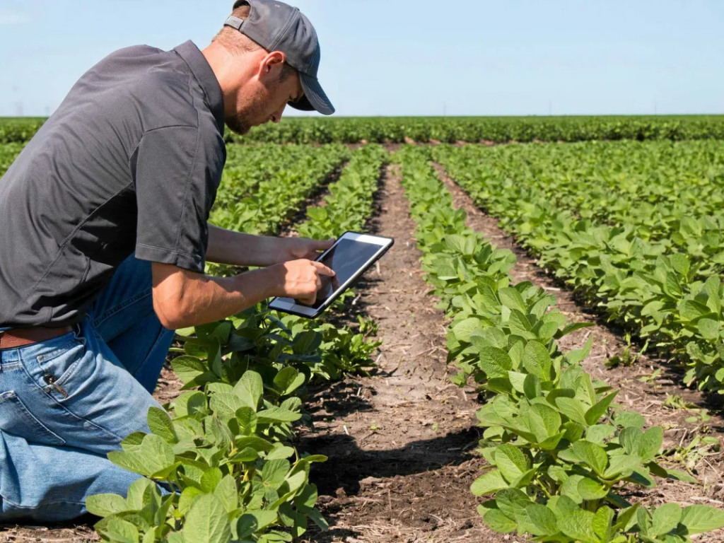 Δεν θα… χτυπάει κάρτα ο αγρότης λέει τώρα  το υπουργείο, αλλά θα πρέπει να δίνει στίγμα για λήψη επιδοτήσεων