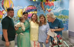 Βγήκε από τη ΜΕΘ το μωρό που είχε προσβληθεί από μηνιγγίτιδα στη Ζάκυνθο – «Αν σωθεί ένα παιδί σώζεται ο κόσμος όλος»