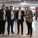 Η ομάδα του Wine Trails στο ΟΙΝΟΡΑΜΑ 2026 παρέα με έναν διάσημο Έλληνα