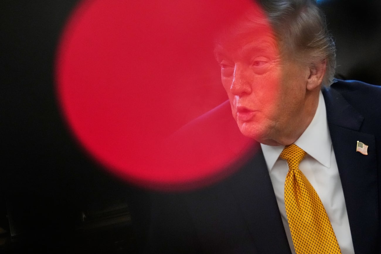 Απειλές Τραμπ για καταστροφή ιρανικών κοιτασμάτων – Στα ύψη οι τιμές ενέργειας μετά τα πλήγματα στο Κατάρ και τα Ηνωμένα Αραβικά Εμιράτα