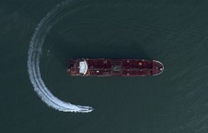 Το Ιράν σφραγίζει τα Στενά του Ορμούζ για τους συμμάχους των ΗΠΑ και του Ισραήλ για όσο διαρκεί ο πόλεμος