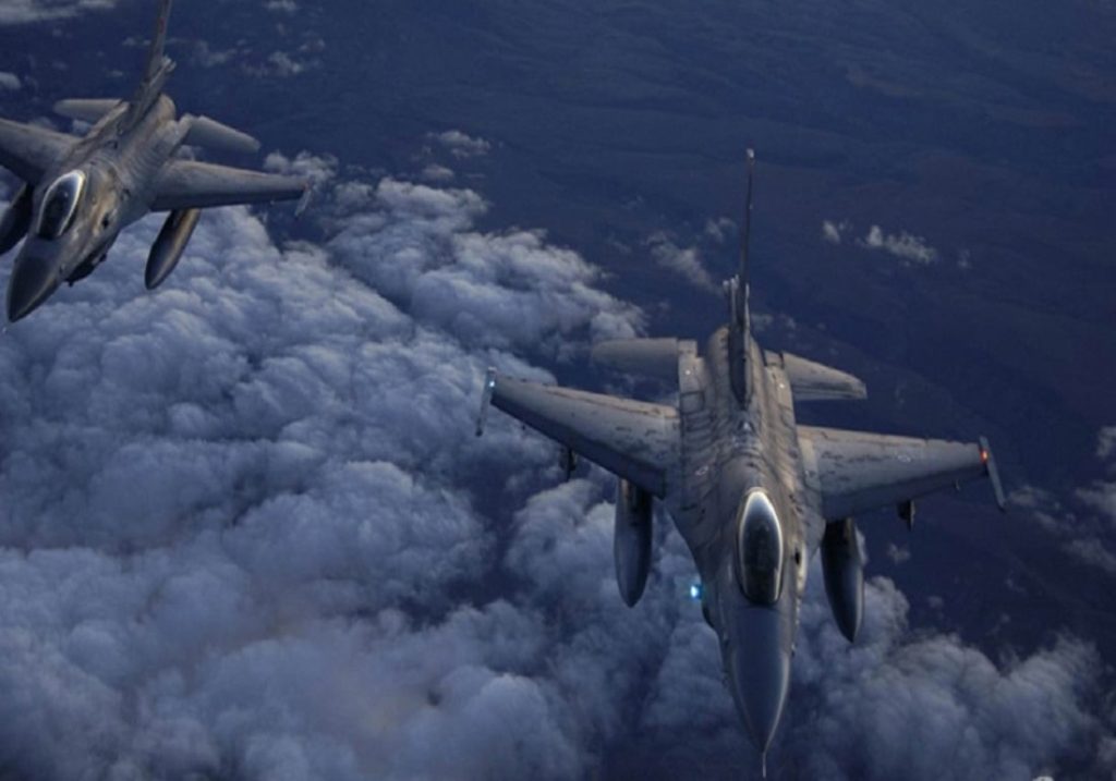 Το τουρκικό υπουργείο Άμυνας ανακοίνωσε την ανάπτυξη έξι μαχητικών αεροσκαφών F-16 και συστημάτων αεράμυνας στα Κατεχόμενα της Κύπρου