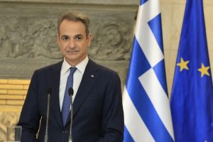 Πιο ισχυρή η ελληνογαλλική συνεργασία: Μακρόν: «Οικοδομούμε μία δυνατή σχέση» – Μητσοτάκης: «Η αλληλεγγύη μας δοκιμάστηκε στην πράξη»