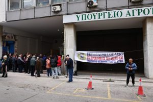 Συνάντηση του Μαργαρίτη Σχοινά με τους κτηνοτρόφους της Μυτιλήνης