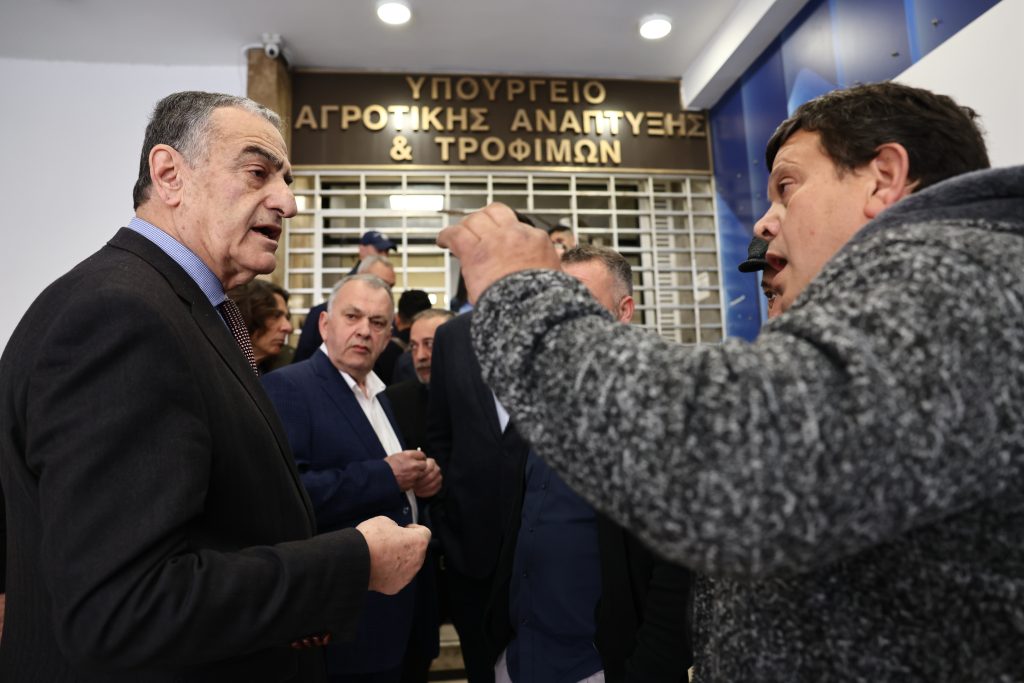 Συνάντηση του Μαργαρίτη Σχοινά με τους κτηνοτρόφους της Μυτιλήνης