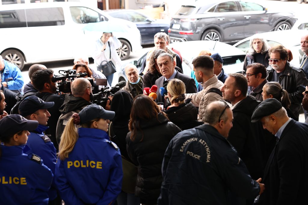 Συνάντηση του Μαργαρίτη Σχοινά με τους κτηνοτρόφους της Μυτιλήνης