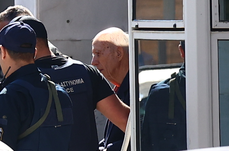 Ένοπλη επίθεση 89χρονου: «Δεν ήθελα να σκοτώσω κανέναν γι’ αυτό πυροβολούσα στο πάτωμα» – Τι είπε ο ίδιος για τις επιθέσεις
