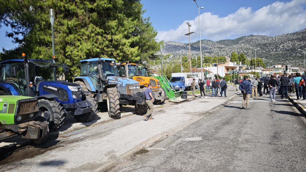 Σύσκεψη αγροτικών συλλόγων Πρέβεζας για σχέδια κατασκευής φωτοβολταϊκού πάρκου στο Ζάλογγο